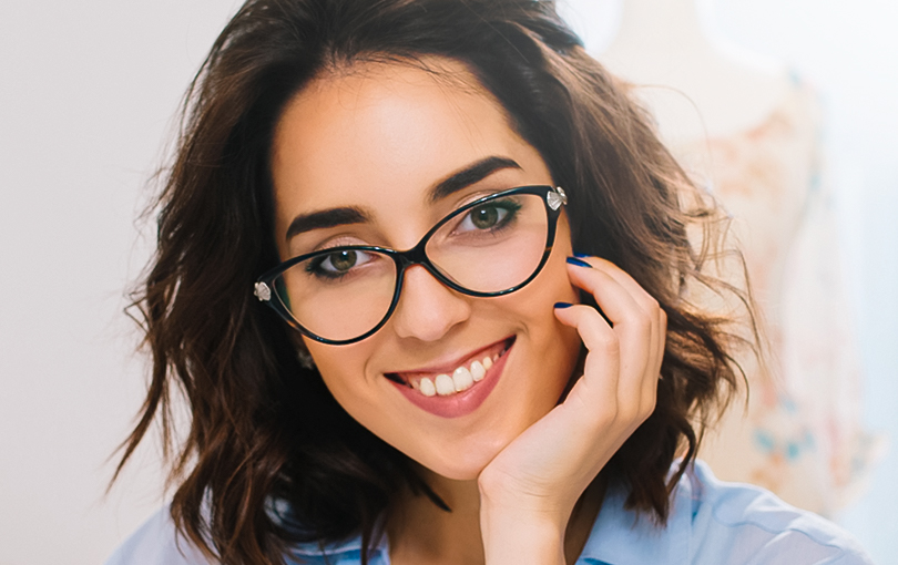 Entenda a importância das lentes antirreflexo para trabalhar e estudar